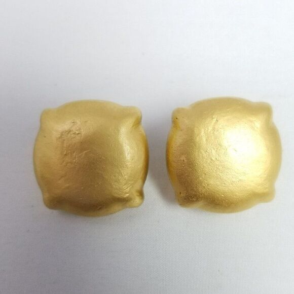 Vintage Liz Claiborne Matte Gold Tone Puffy Stud Earrings, Retro 80s 90s Style - Picture 8 of 8
